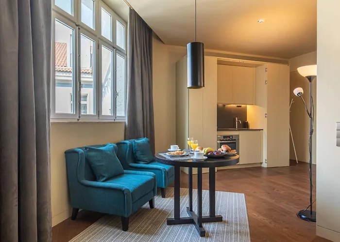 039 8 Building 222 - Garden View