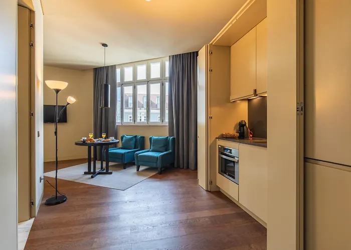 039 8 Building 222 - Garden View *